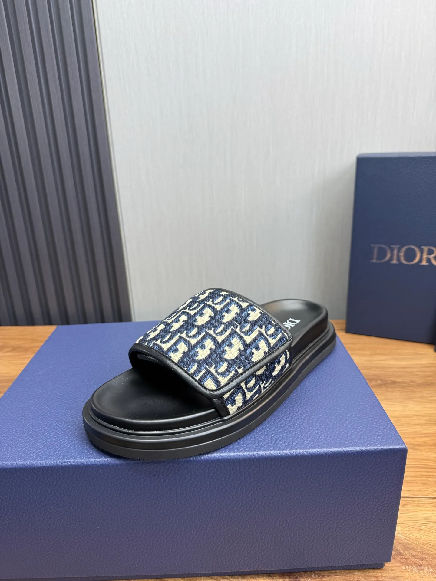 Men's shoes 💰280💰 Dior. Men's slippers 🩴Official website 1:1 production 38-45 yards 45 46 🉑️Customized original material shipped✅